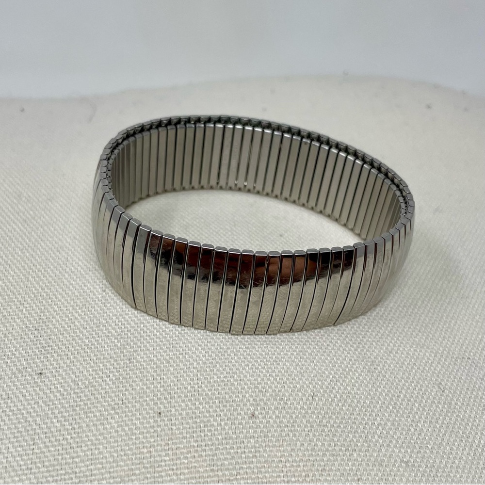 Milor Silver Ribbed Stretch Bracelet